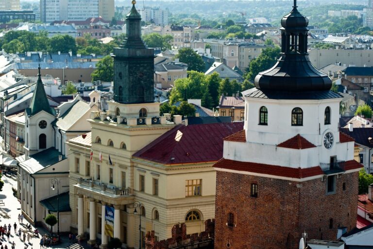 Przemiany społeczne w PRL – co się zmieniło?