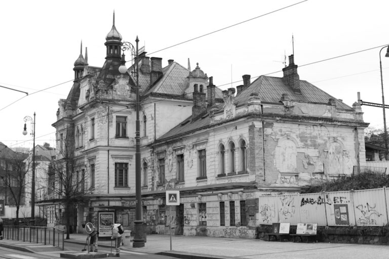 Życie dzieci w PRL – jak wyglądało dzieciństwo?